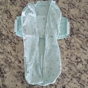 SNOO swaddle Medium